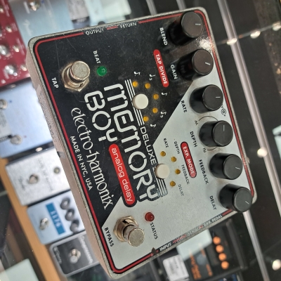 Electro-Harmonix Deluxe Memory Boy Analog Delay With Tap